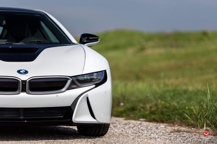 Детали экстерьера BMW i8 on Vossen Wheels (VPS-310T) 2018 года  (фото 12 из 26)